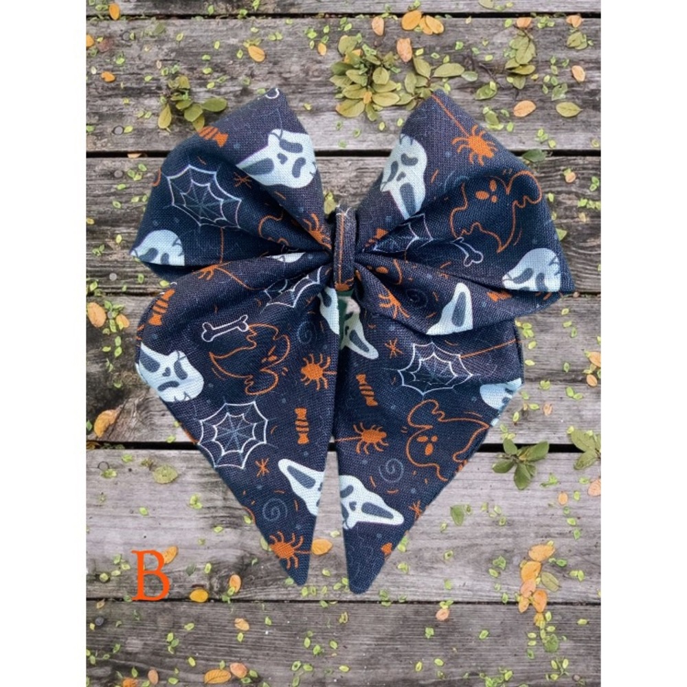 🎃NWT- Halloween Fabric Hair Bow Clips 👻 2 for $14 🎃